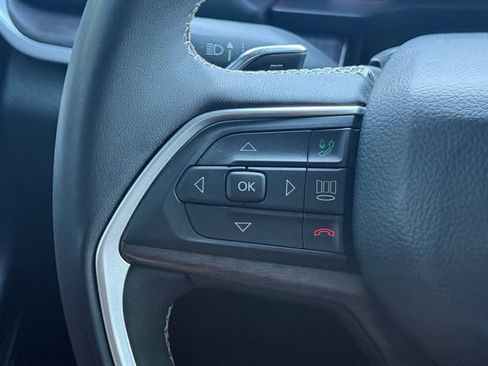 Used 2024 Jeep Grand Cherokee L Limited w/ Black Appearance Package image 11