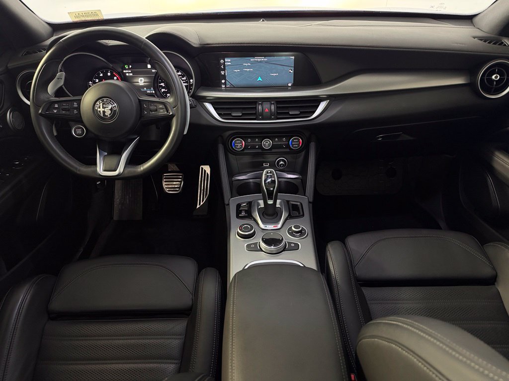 Used 2023 Alfa Romeo Stelvio Veloce AWD/4WD image 12