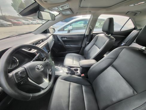 Used 2019 Toyota Corolla XLE FWD image 10