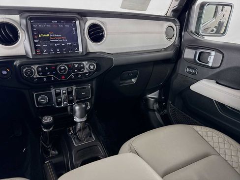 Used 2022 Jeep Wrangler Unlimited Sahara image 22