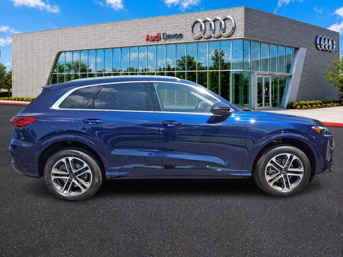 Certified 2025 Audi Q5 Premium w/ Convenience Package AWD/4WD image 7