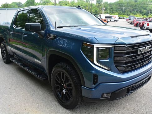 Used 2024 GMC Sierra 1500 Elevation w/ X31 Off-Road Package AWD/4WD image 4
