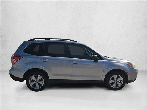 Used 2015 Subaru Forester 2.5i w/ Alloy Wheel Package image 4