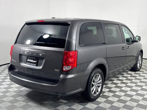 Used 2016 Dodge Grand Caravan SE image 5