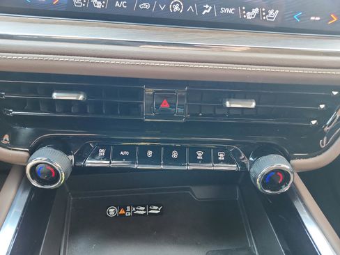 Used 2025 Chevrolet Tahoe High Country image 18