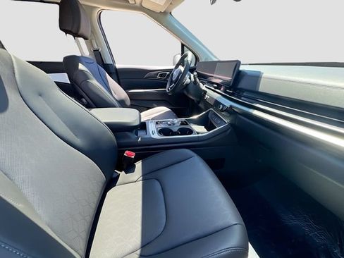 New 2026 Kia Carnival SX w/ SX Dark Edition Package FWD image 31
