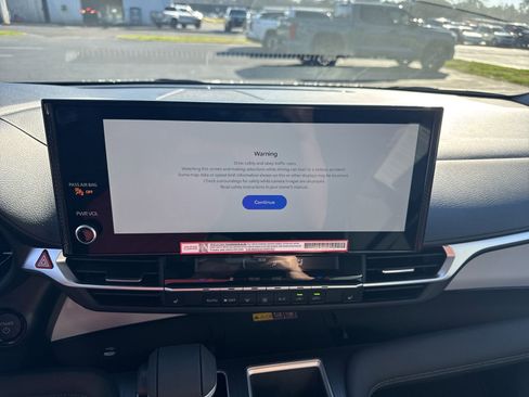 New 2025 Toyota Sienna XLE image 19