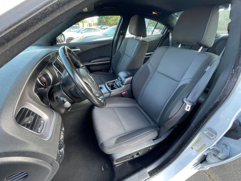 Used 2022 Dodge Charger SXT image 37