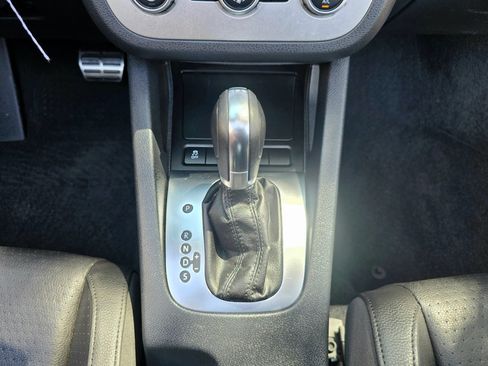Used 2013 Volkswagen Eos FWD image 33