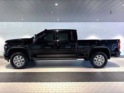 Used 2022 Chevrolet Silverado 2500 High Country AWD/4WD image 2