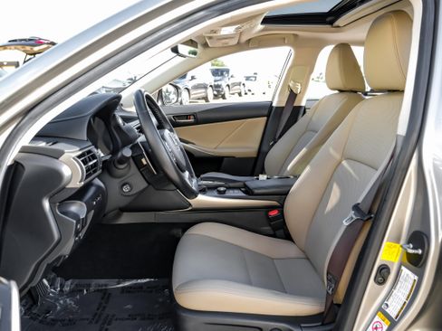 Used 2019 Lexus IS 350 image 2