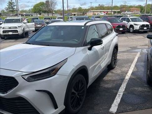Certified 2024 Toyota Highlander XSE AWD/4WD image 1