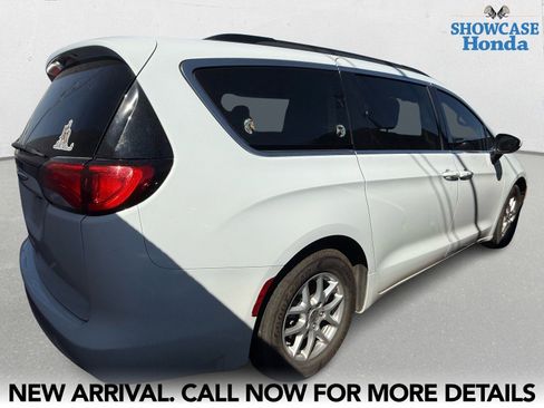 Used 2021 Chrysler Voyager Lxi image 5