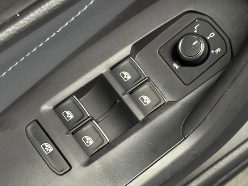 New 2025 Volkswagen Jetta SEL image 18