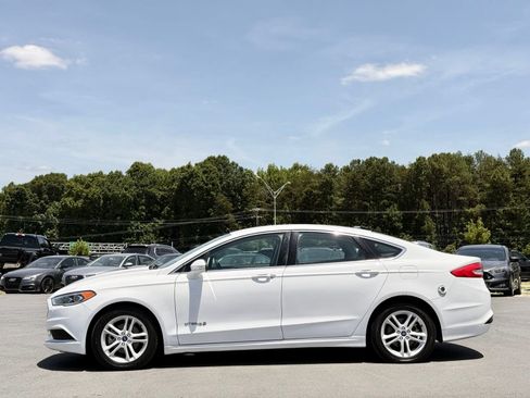 Used 2018 Ford Fusion SE w/ Equipment Group 602A FWD image 9
