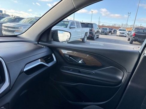 Used 2019 GMC Terrain SLE image 12