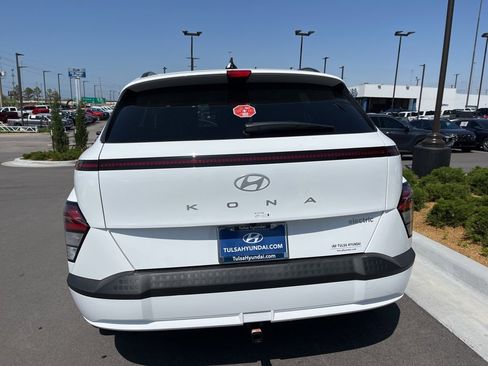 New 2025 Hyundai Kona SEL image 6