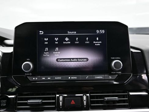 Used 2025 Nissan Pathfinder SV FWD image 32
