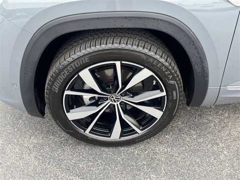 Used 2025 Volkswagen Atlas SEL Premium R-Line image 13