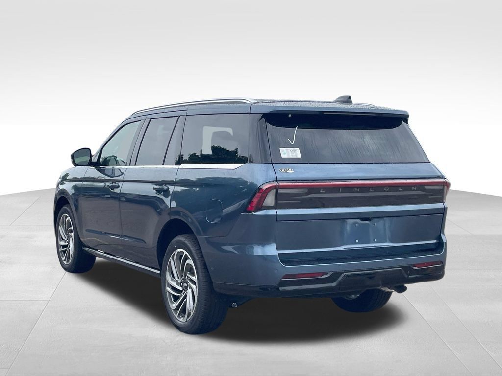 New 2027 Lincoln Navigator Reserve AWD/4WD image 3