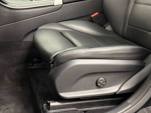 Used 2021 Mercedes-Benz GLC 300 4MATIC image 12