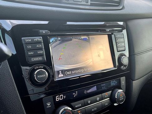 Used 2017 Nissan Rogue SL w/ SL Premium Package image 26