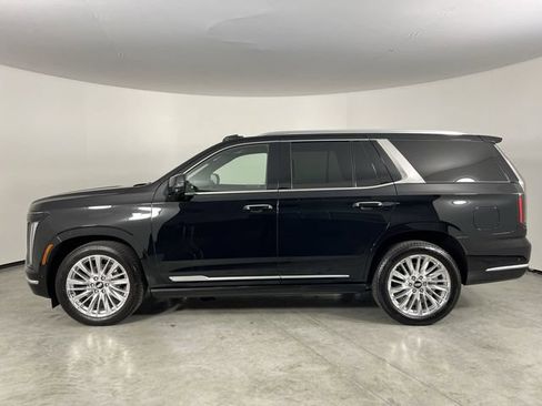 Certified 2025 Cadillac Escalade Premium Luxury w/ Touring Package AWD/4WD image 5