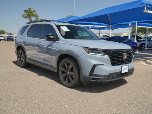 Used 2025 Honda Pilot Black Edition image 3