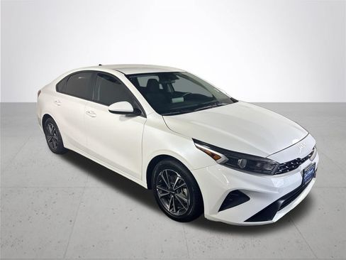 Used 2024 Kia Forte LXS FWD image 4