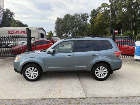 Used 2013 Subaru Forester 2.5X Premium w/ Popular Pkg 3 AWD/4WD image 9