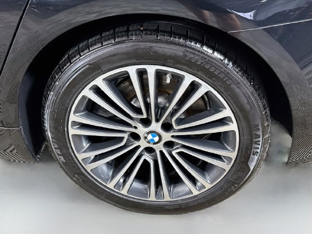 Used 2019 BMW 530i xDrive AWD/4WD image 36