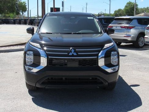 New 2026 Mitsubishi Outlander ES image 7