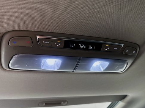 Used 2025 Kia Telluride S FWD image 28