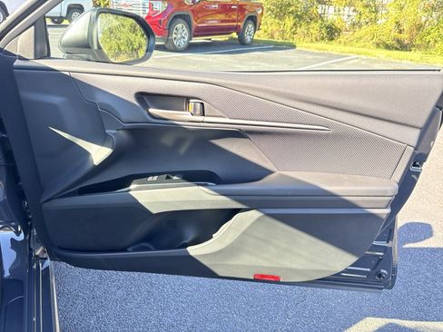 New 2025 Toyota Camry Hybrid FWD image 34