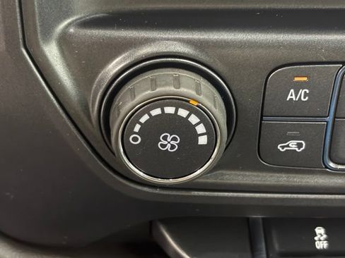 Used 2018 Chevrolet Silverado 1500 Custom w/ Custom Value Package AWD/4WD image 22