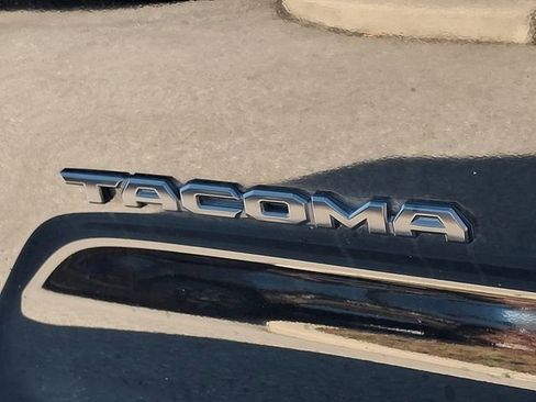 Used 2023 Toyota Tacoma TRD Off-Road image 29