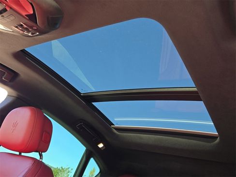 Used 2022 Maserati Levante Modena image 19