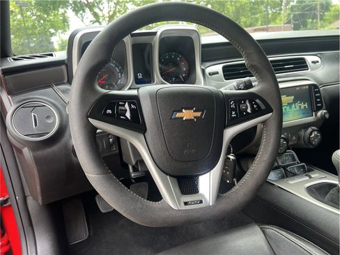 Used 2015 Chevrolet Camaro SS w/ SS Performance Package RWD image 17