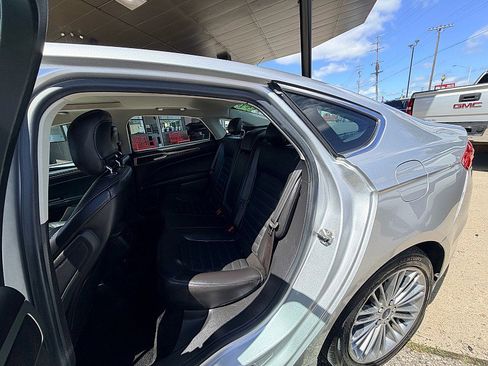Used 2013 Ford Fusion SE FWD image 11
