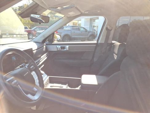 Used 2025 Hyundai Santa Fe SE image 7