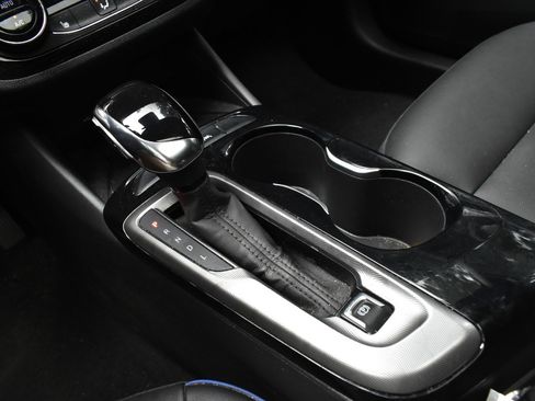 Used 2024 Buick Envista Sport Touring w/ Convenience I Package FWD image 24