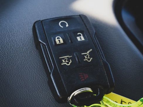 Used 2020 Chevrolet Suburban LT image 10