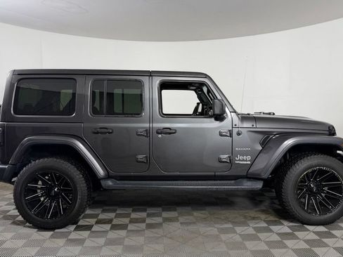 Used 2019 Jeep Wrangler Unlimited Sahara w/ Dual Top Group AWD/4WD image 9