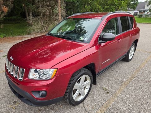 Used 2011 Jeep Compass Limited AWD/4WD image 3