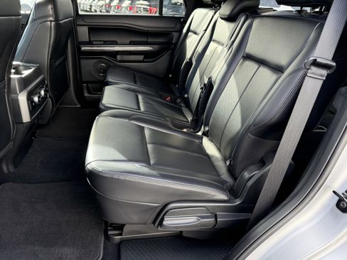 Used 2021 Ford Expedition XLT image 24