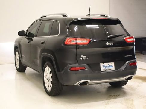 Used 2016 Jeep Cherokee Limited w/ Luxury Group image 7
