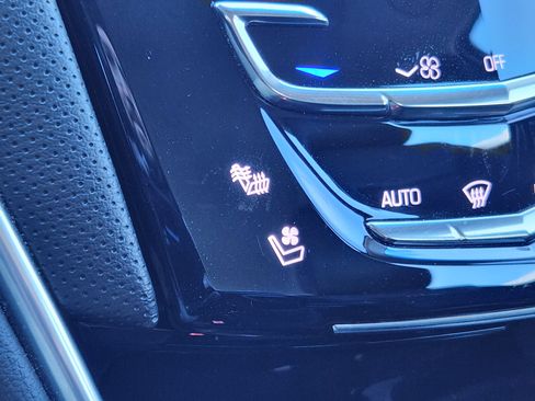 Used 2016 Cadillac XTS Luxury image 27