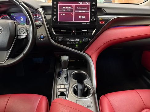 Used 2022 Toyota Camry XSE FWD image 19