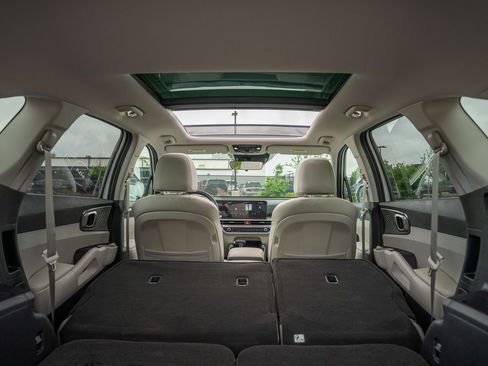 Used 2025 Kia Sorento S w/ Panoramic Sunroof Package FWD image 21