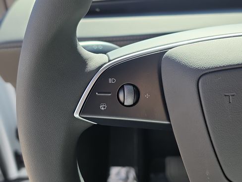 Used 2026 Tesla Model Y 2WD image 26